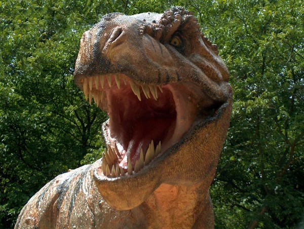 Voyage au centre de la terre le T-rex